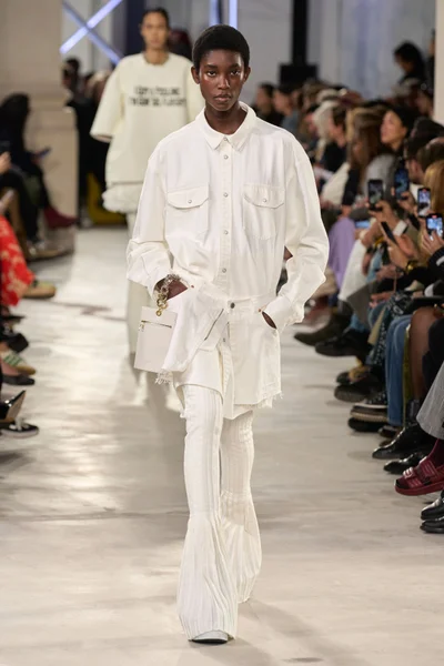 Look 34